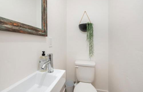 Mid Century Modern Boise-River Bungalow w/ Hot Tub - Foto 26