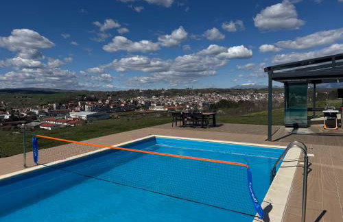 Luxury Villa Rafaela Οικογενειακή βίλα με ιδιωτική πισίνα, BBQ κ παιχνίδια Ιδανική για οικογένειες με παιδια - Foto 2