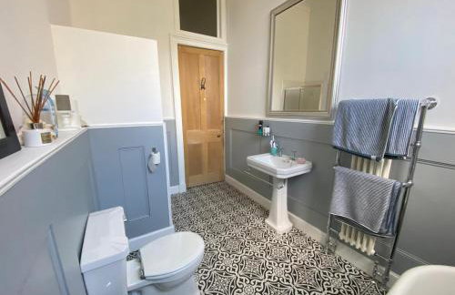 Georgian 4 Bedroom 3 Bathroom New Town Apartment - Foto 11