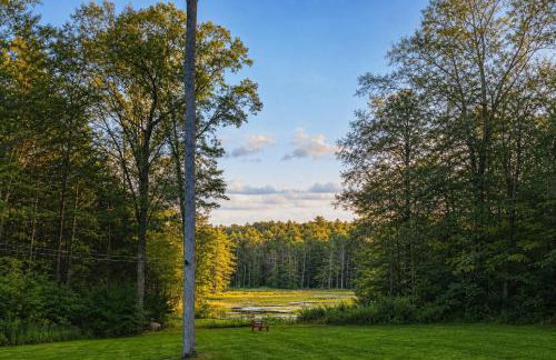 Serene Rustic Retreat with Lake - Photo 4