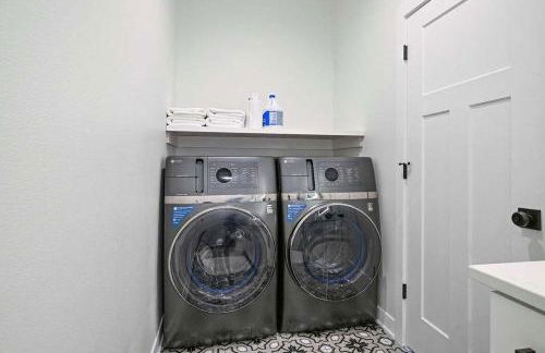 6BR Sand Valley Lodge with Hot Tub Bar & Putting Green - Foto 57