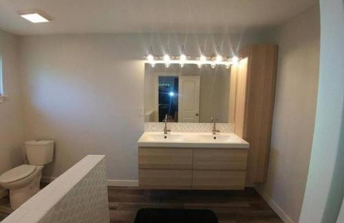 2 Large Bedrooms Open Living Peaceful - Photo 14