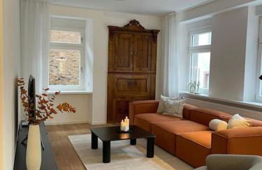 BG Living & Hosting - Stilvolle Mosel-Ferienwohnung "Alte Apotheke" in Ürzig - 2 Schlafzimmer, bis 5 Personen, Fahrradkeller & WLAN - Foto 1