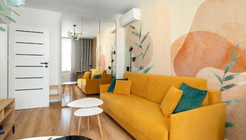Yellow Apartment in Poznań with Air Conditioning and Desk for Remote Work by Noclegi Renters - Foto 4
