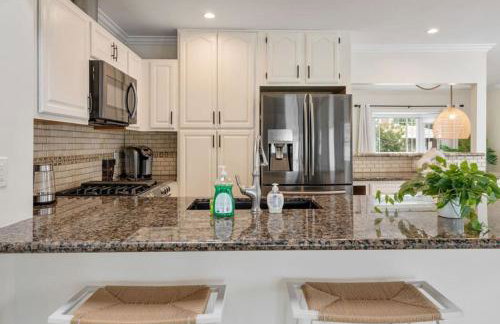 Stunning Retro Beach Oasis, Dual Living, Pool - Foto 29