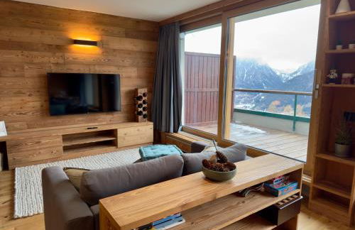 Luxury 9-Bed Apartment Steps from Ski Slopes with Parking & Ski Box - Photo 9