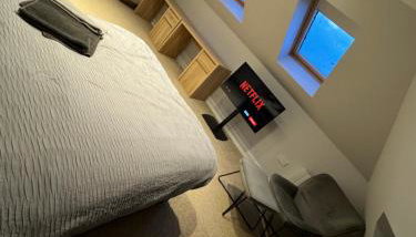 Spacious 2BR Apartment - Sleeps 4 - Parking & Pets - Coast Serviced Apartments - Enquire for Trade & Long stays - Foto 3