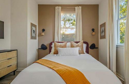 The Backyard Bliss - 4BR Heated Pool & Ping Pong - Foto 31