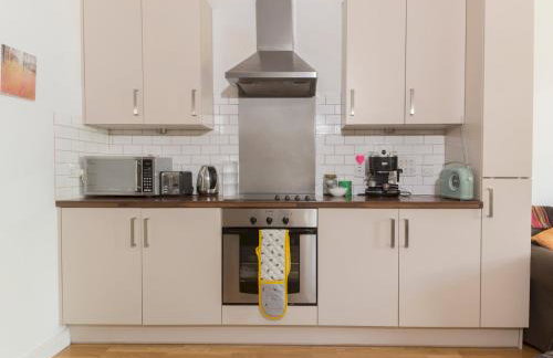 Spacious 2BR Flat Near Camden & Kings Cross Tube - Pass the Keys - Foto 4