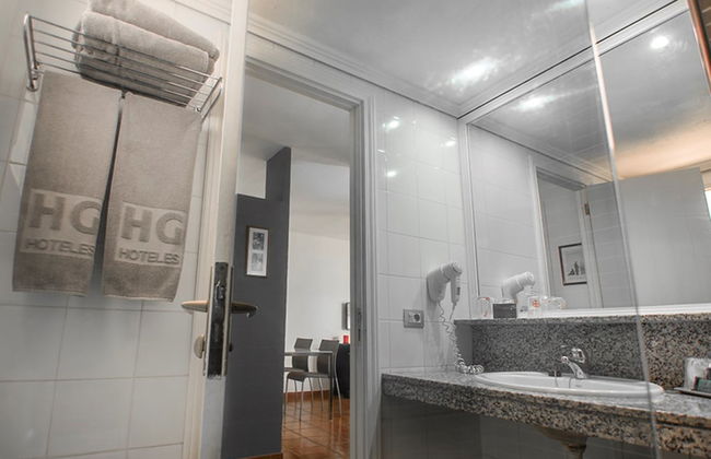 Apartamentos HG Tenerife Sur - Photo 22