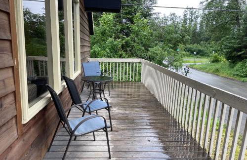 Chalet Gallery - Enjoy Two Units with this Chalet in the Heart of Alyeska - Walk almost anywhere! - Foto 32