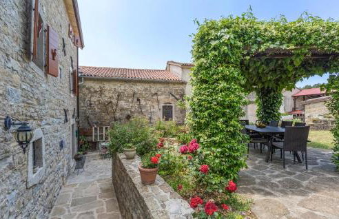 Beautiful Home In Buje With Wifi - Foto 9