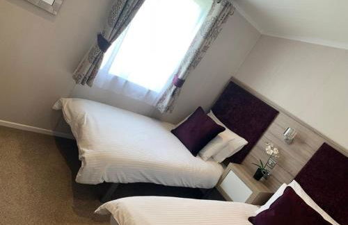 Muscovy Lodge with Hot Tub at Tattershall Lakes Country Park - Foto 13