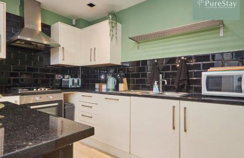 Fabulous Manchester House - 5 Beds Sleeps 8 - Free Parking - by PureStay - Foto 15