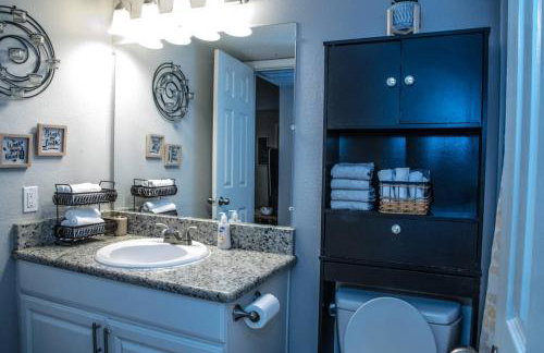 Cozy 2 Bedroom Townhome in Addison - Foto 9