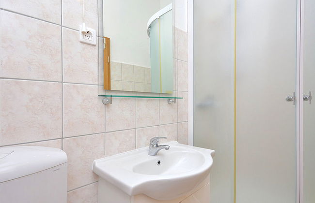 Spacious Prgomet Retreat With Private Pool, Fitness Centre, and Garden - Foto 30