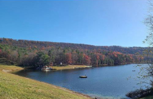 Hot Tub Luxe Retreat • Game Room • Lake • Bryce - Foto 62