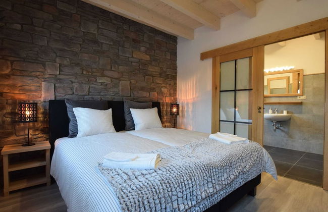 Grandeur Villa with Sauna & Hot Tub in Durbuy - Photo 3