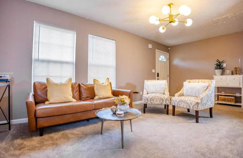 LUX - Downtown Oasis - Pool Table! Free Parking! - Foto 3