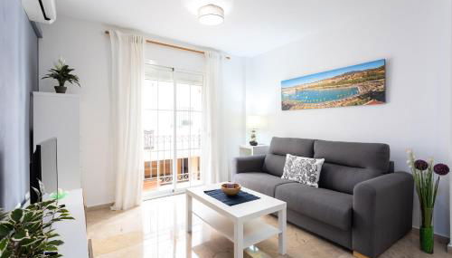 Holidays2Malaga Capuchinos French balconies, private parking, WiFi & Air con - Foto 5