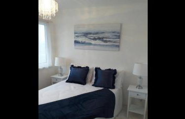 2 Bed Chalet Sleeps 4- Parking, Garden, Near Beach - Foto 49