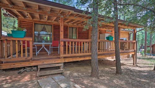 Updated Strawberry Family Cabin with 2 Private Decks - Foto 3