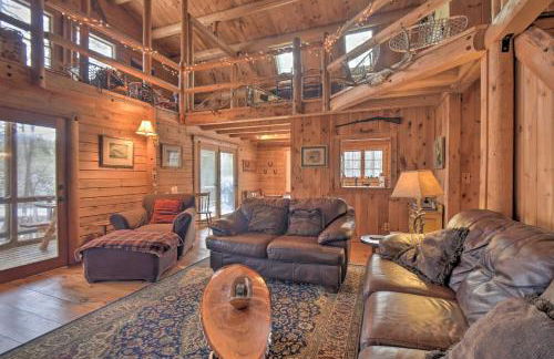 Rustic Madison Treehouse Cabin with Game Room! - Foto 5