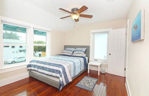 Modern 3BR, Pet-Friendly, WiFi, Washer & Dryer - Foto 16