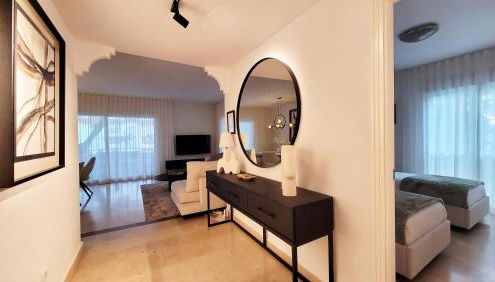 Apartment in El Presidente Beach Side New Golden Mile - Photo 2