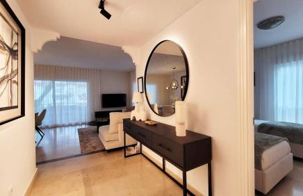 Apartment in El Presidente Beach Side New Golden Mile - Photo 2