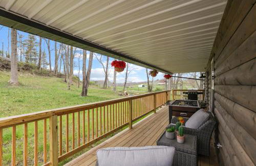 Cabin with King Bed , XBOX, HotTub, Games, Firepit , Stargazing Dome - Photo 40