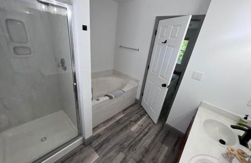 Springhurst Serenity Fresh 4BR Getaway - Foto 2