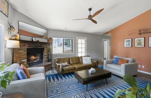 Stylish Home with in Home Gym AC Fully Fenced Yard - Foto 8