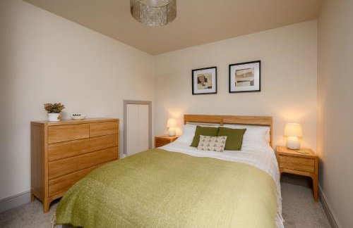 Stylish 3BR Townhouse Sleeps 6 Near City Centre - Foto 13