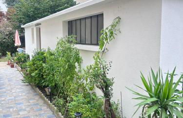 Charmant studio neuf et meublé - Foto 18