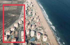 Apartamento segunda línea de playa con piscina - Photo 26