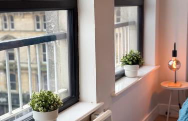 Luxury Super-King Bed Flat in Town Centre - Photo 6