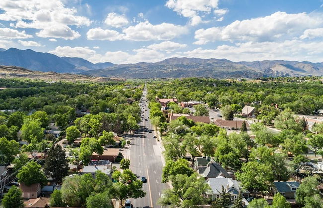 Whimsical Flat Color Unique & Chic Boutique - Foto 34