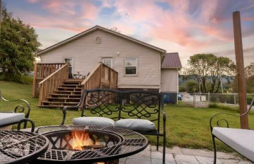 Fern Landing - Modern, Spacious, Firepit, Fully Fenced In Yard - Foto 15