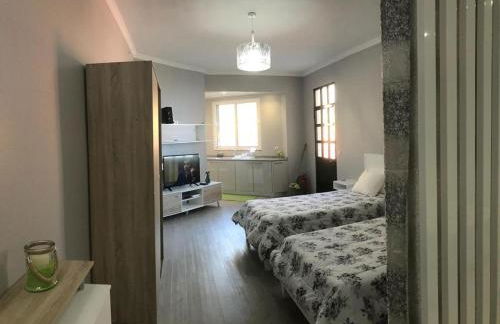 STUDIO'S HOUSE - Photo 28