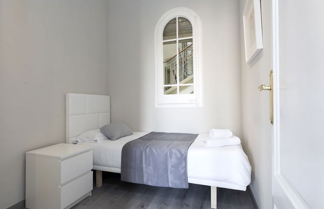 Barcelona Fira Apartments - Photo 25