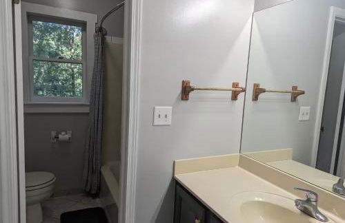 Cozy Cabin in Woods - Foto 27