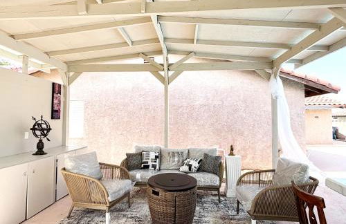 Vacation Home in Vegas w Pool 2 mile to Strip - Foto 35