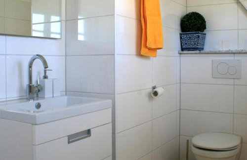 Ferienhaus Köchlin - charmante Doppelhaushälfte mit Garten und Parkplatz - Foto 10