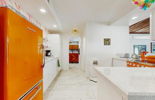 Lounge Poolside Scottsdale Gem with Game Room! - Foto 8