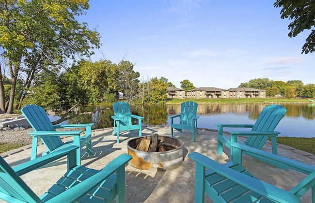 Lazy River Villa - Hottub Fenced Yard Sleeps 11 - Foto 2