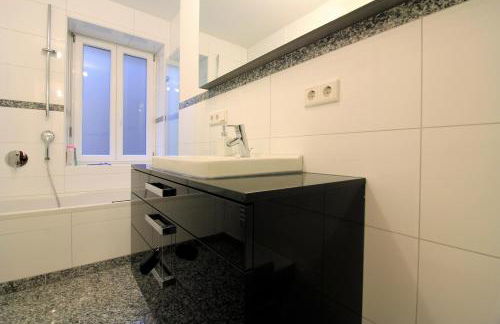 Luxury city apartment - view of river and castle - Foto 39