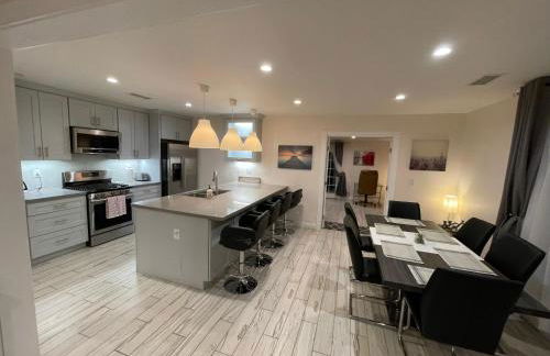 Cheerful, Beautifully Remodeled, Modern, Comfortable Home - Foto 1