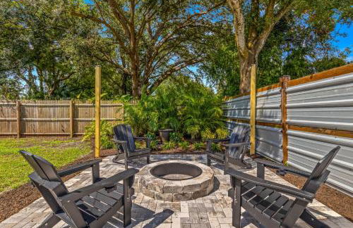 Sunny Citrus Escape Min to Midtown & Dog-Friendly - Foto 27