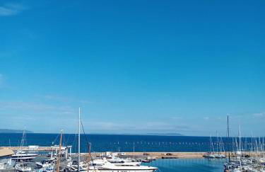 Au Coeur du Port de Hyères - Appartement au luxe discret - Garage Individuel privé - Foto 5